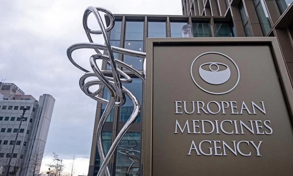 ΕΜΑ: Δεν χρειάζεται η 4η δόση στον γενικό πληθυσμό